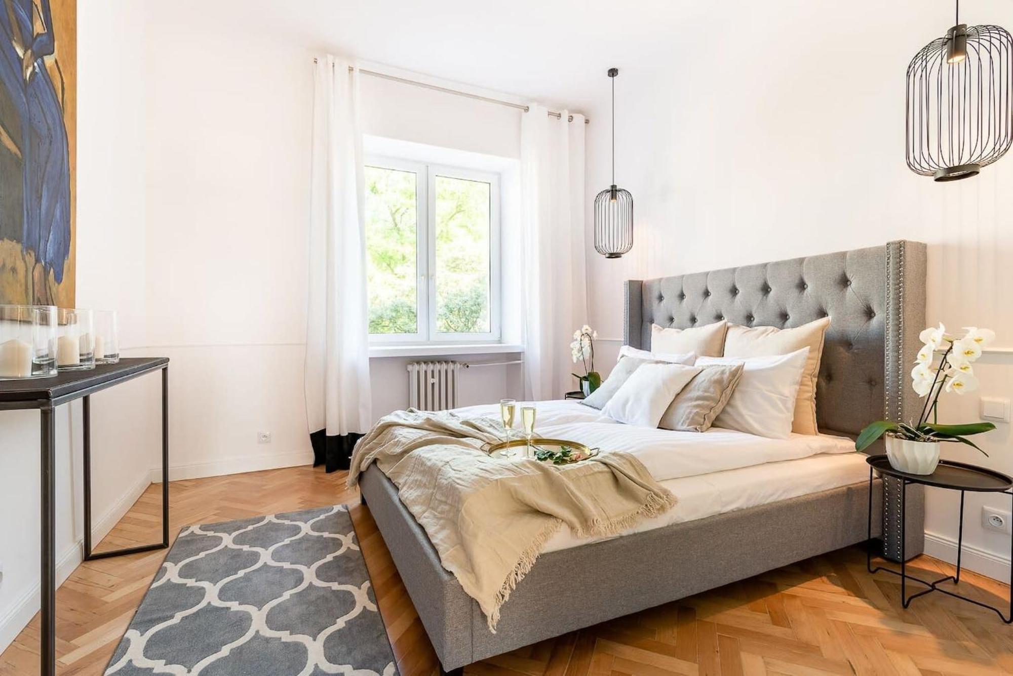 Marszalkowska Elegant With A Balcony Center By Rent Like Апартаменти