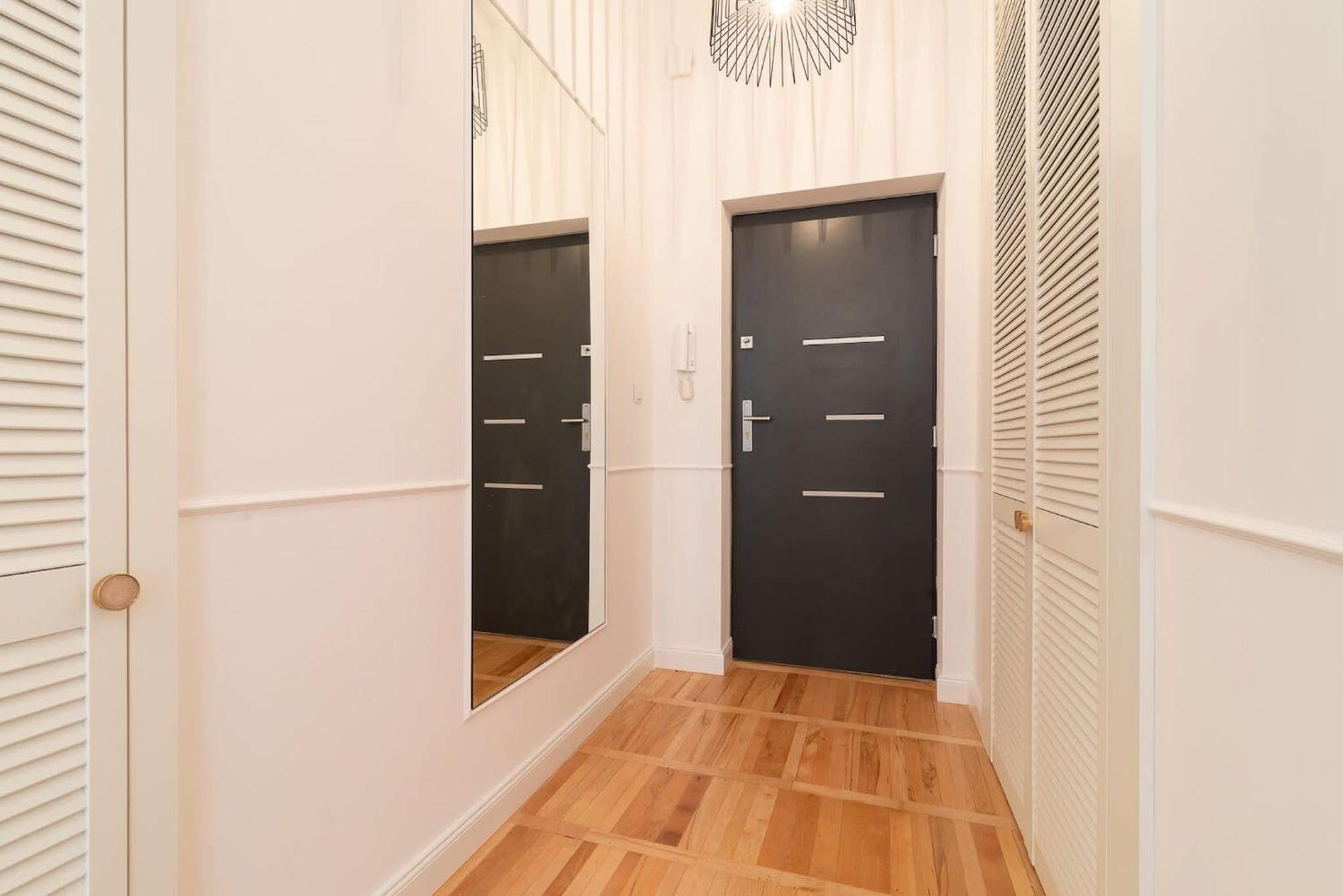 Marszalkowska Elegant With A Balcony Center By Rent Like * Warschau